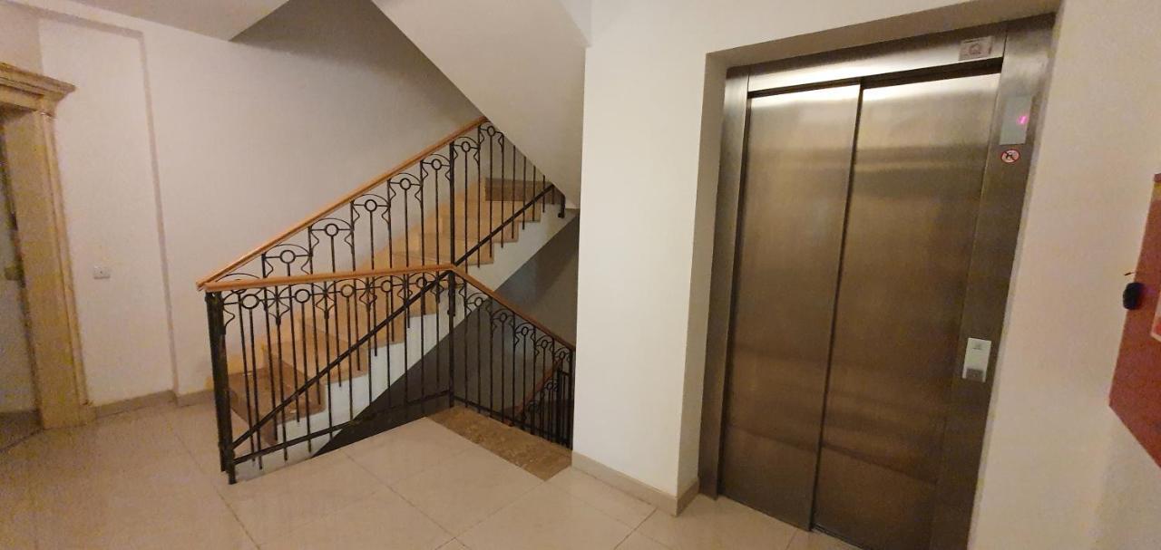 Apartman 46M2 S Balkonem V Lazenskem Centru Карлові Вари Екстер'єр фото