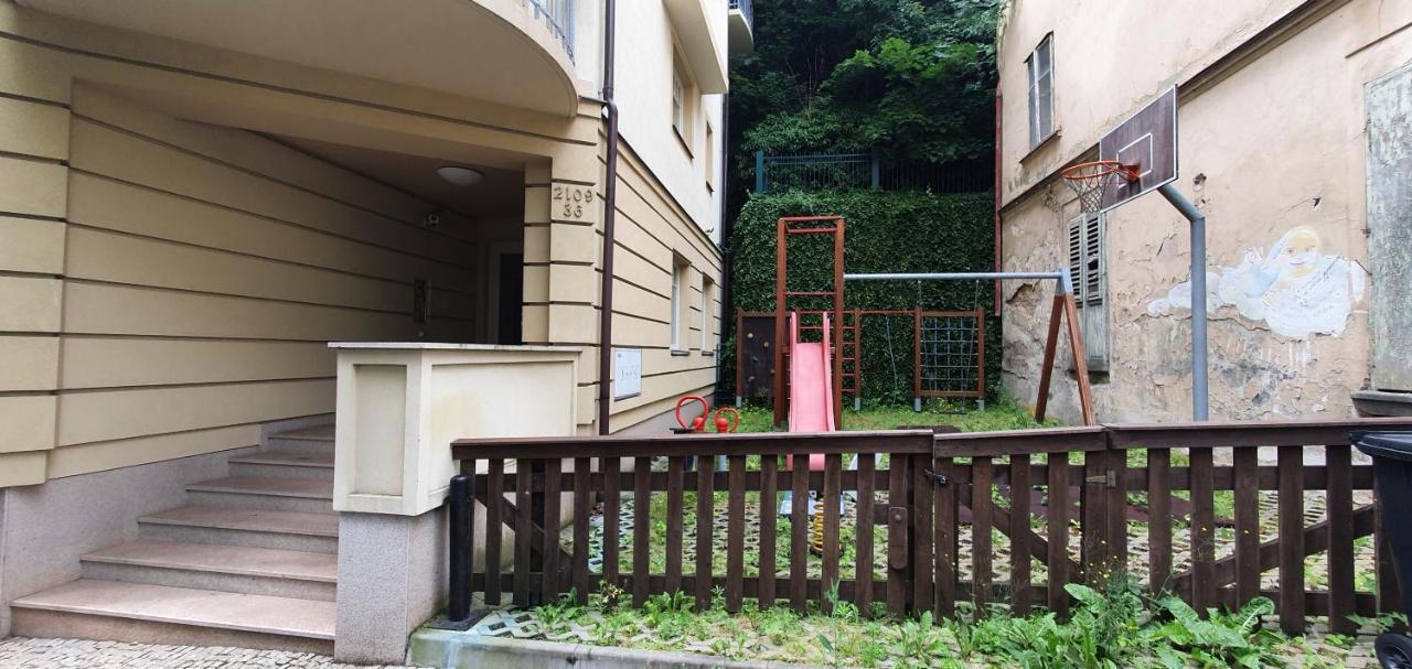 Apartman 46M2 S Balkonem V Lazenskem Centru Карлові Вари Екстер'єр фото