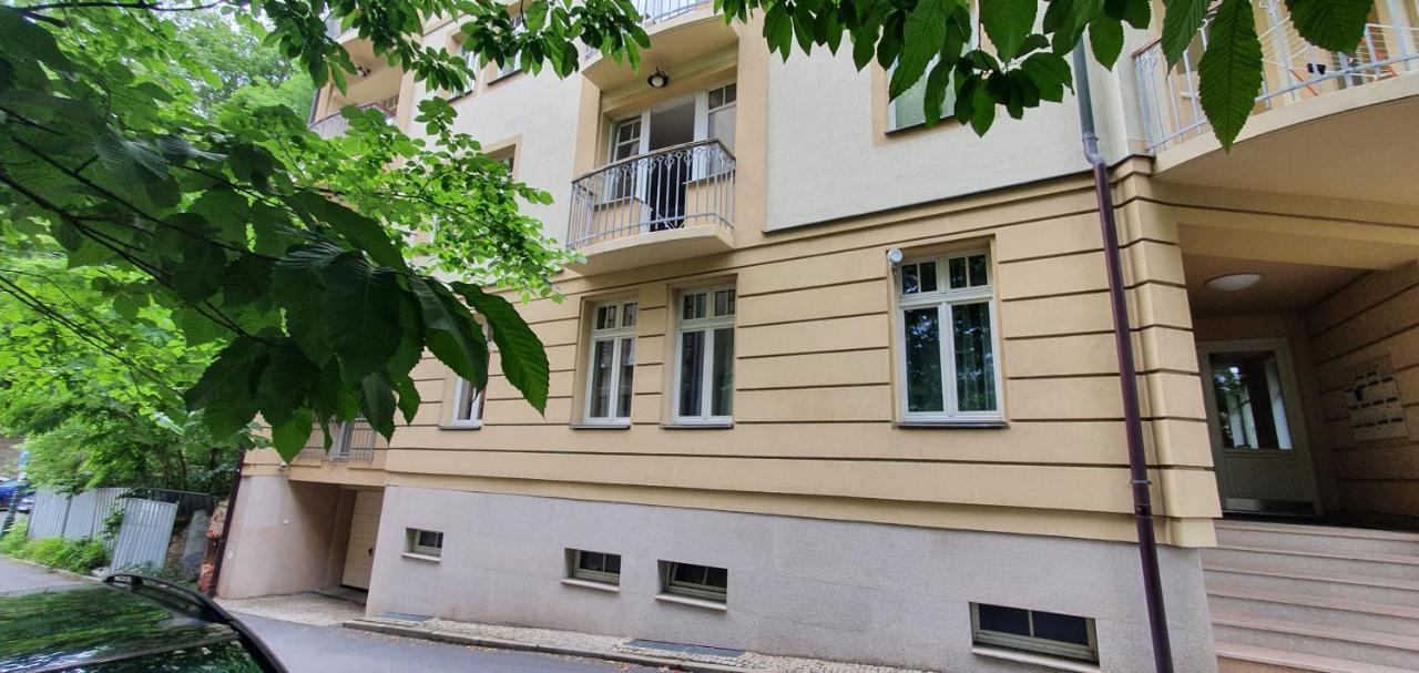 Apartman 46M2 S Balkonem V Lazenskem Centru Карлові Вари Екстер'єр фото